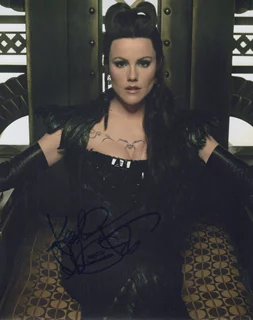 Kathleen Robertson autograph
