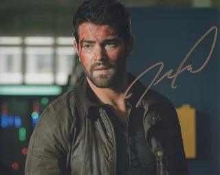 Jesse Metcalfe autograph