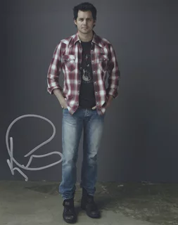 Kristoffer Polaha autograph