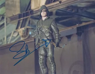 Stephen Amell autograph