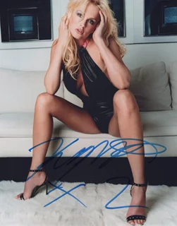 Kylie Bax autograph