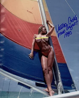 Victoria Cooke autograph