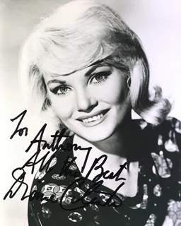 Diane Cilento autograph