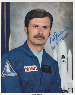 Dale Gardner autograph