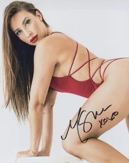 Melissa Stratton autograph