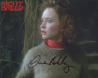 Anne Bobby autograph