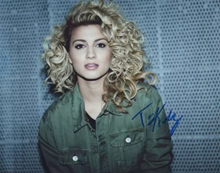 Tori Kelly autograph