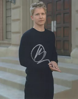 Matt Czuchry autograph