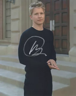 Matt Czuchry autograph