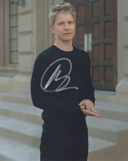 Matt Czuchry autograph