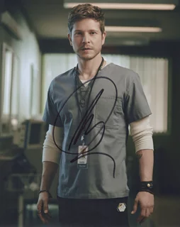 Matt Czuchry autograph