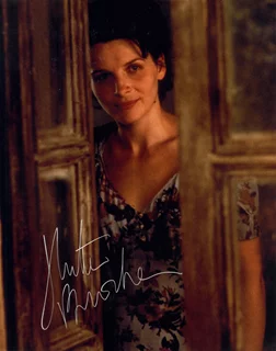 Juliette Binoche autograph