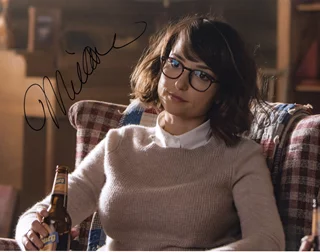 Milana Vayntrub autograph
