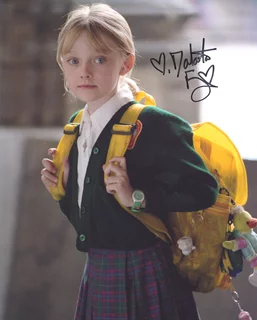 Dakota Fanning autograph