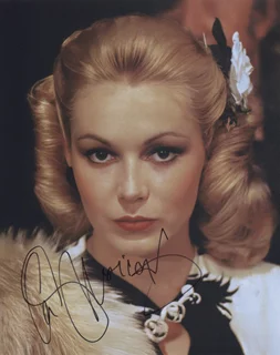 Cathy Moriarty autograph