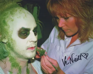 Ve Neill autograph