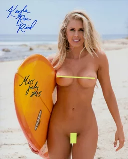Kayla Rae Reid autograph