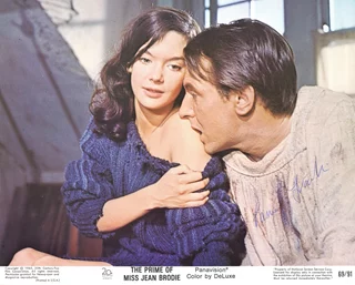 Pamela Franklin autograph