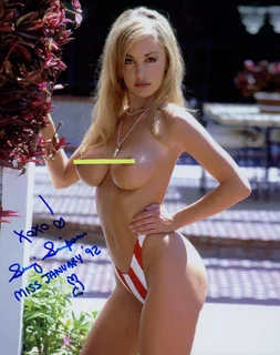 Suzi Simpson autograph