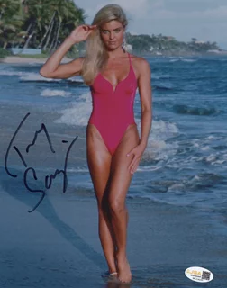 Tracy Scoggins autograph