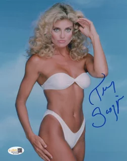 Tracy Scoggins autograph