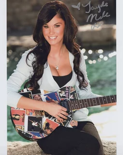 Jayde Nicole autograph