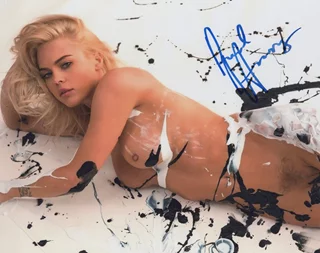 Rachel Harris autograph