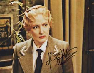 Kim Hartman autograph