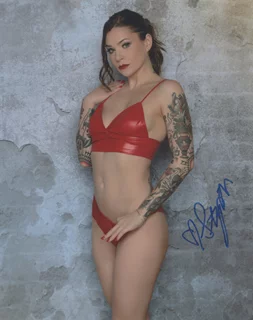 Stephanie Manescu autograph