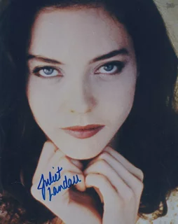 Juliet Landau autograph