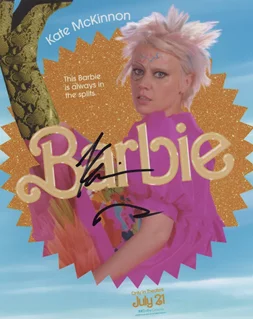 Kate McKinnon autograph