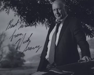 Nick Searcy autograph