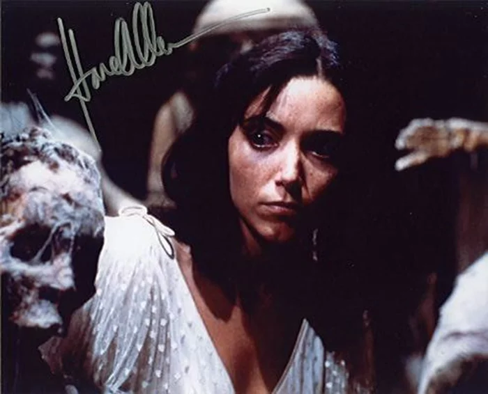 Karen Allen autograph