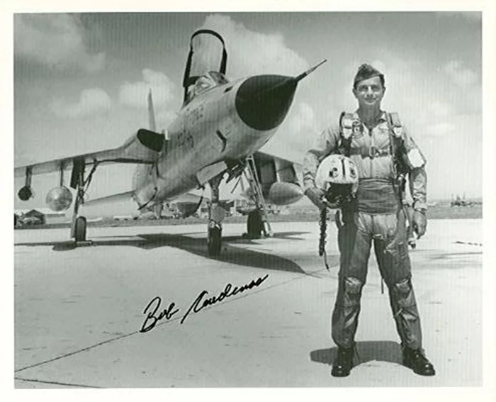 Bob Cardenas autograph