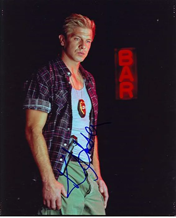 Kenneth Johnson autograph