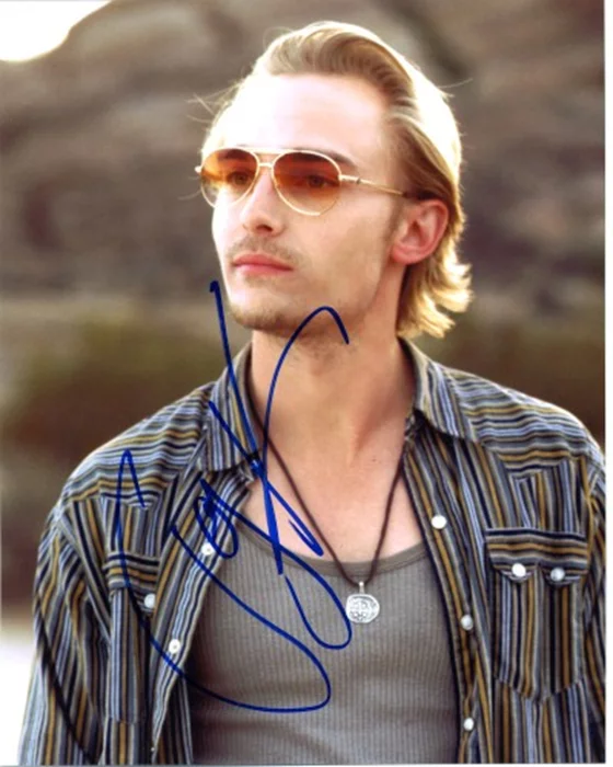 Joey Kern autograph