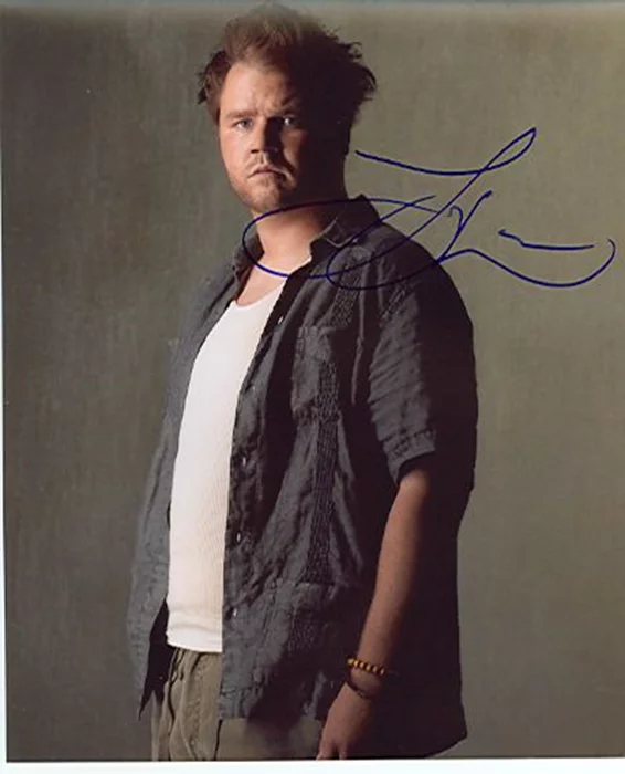 Tyler Labine autograph