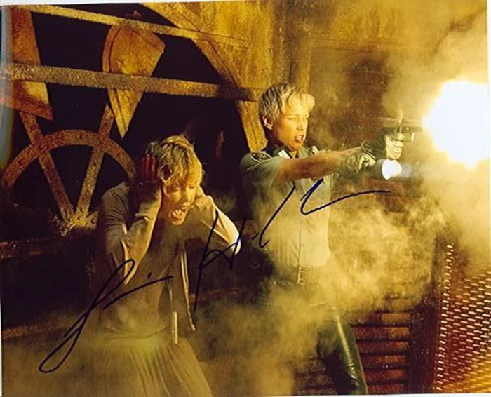 Laurie Holden autograph