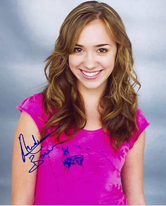 Andrea Bowen autograph