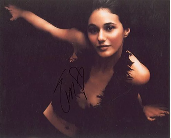 Emmanuelle Chriqui autograph
