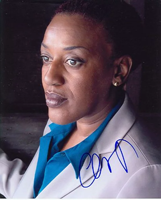 CCH Pounder autograph