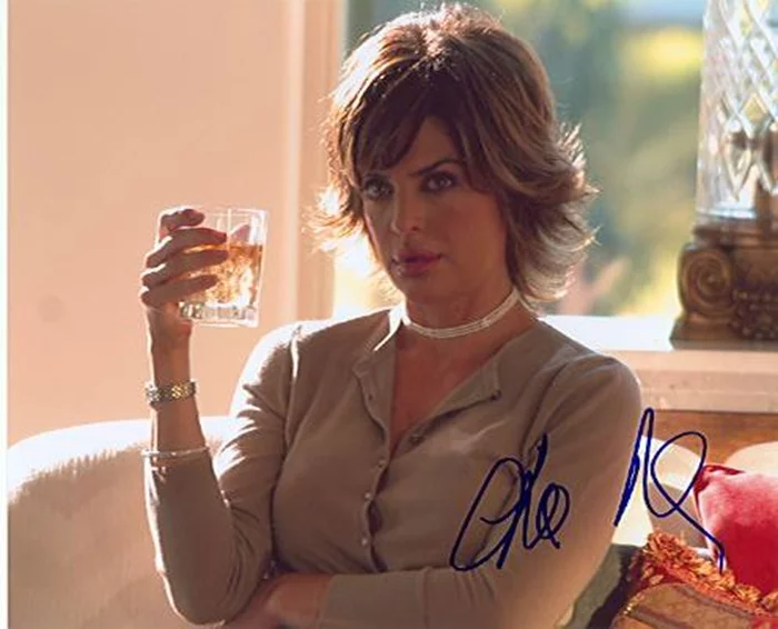 Lisa Rinna autograph
