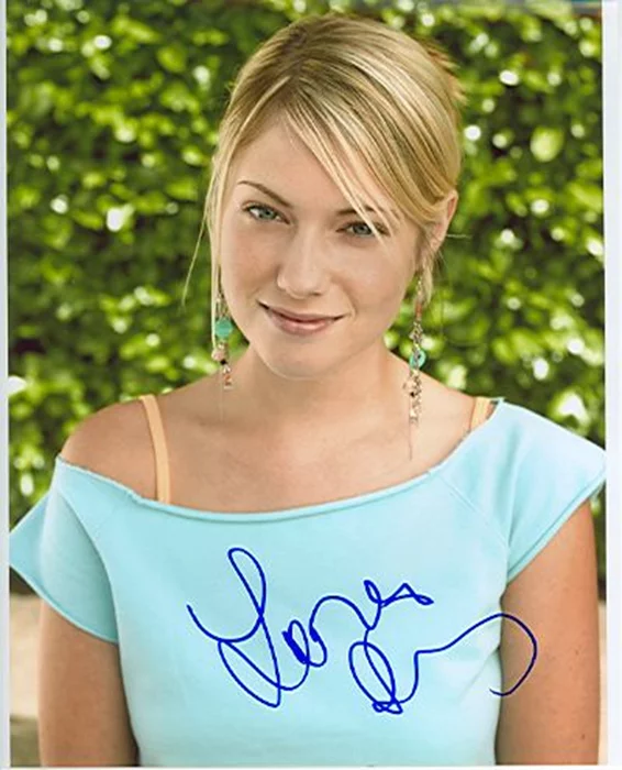 Laura Ramsey autograph