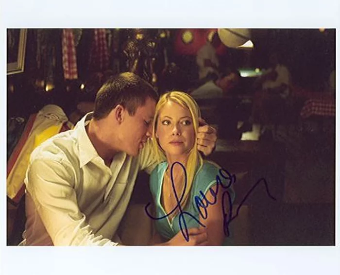 Laura Ramsey autograph