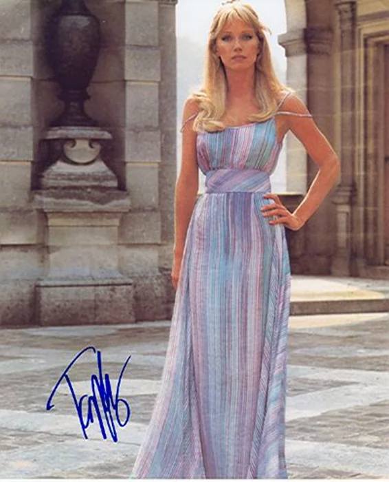 Tanya Roberts autograph