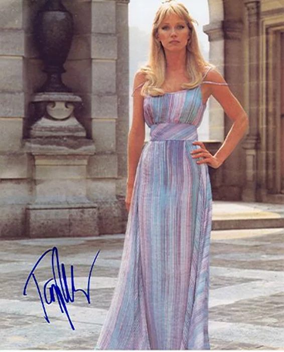 Tanya Roberts autograph