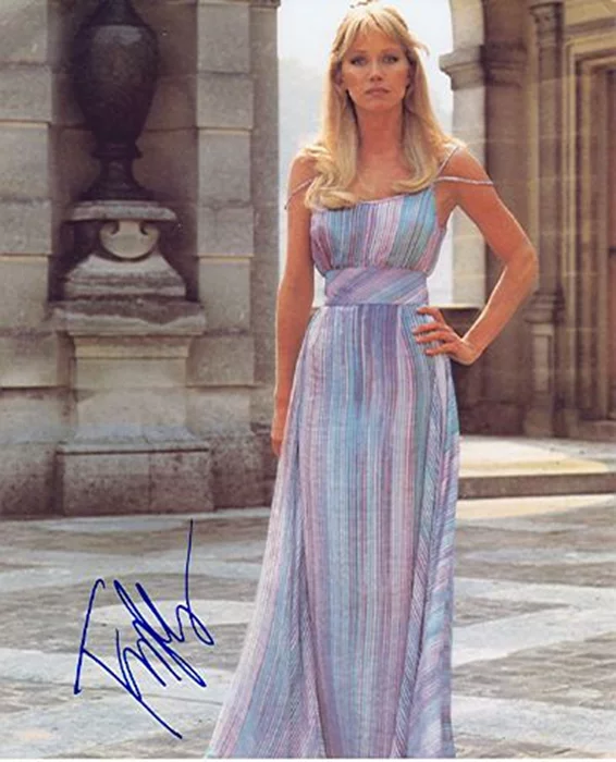 Tanya Roberts autograph