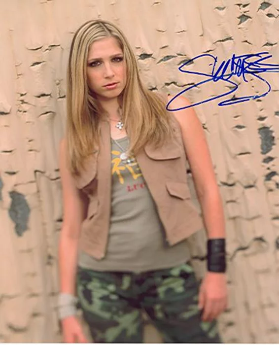 Shoshannah Stern autograph