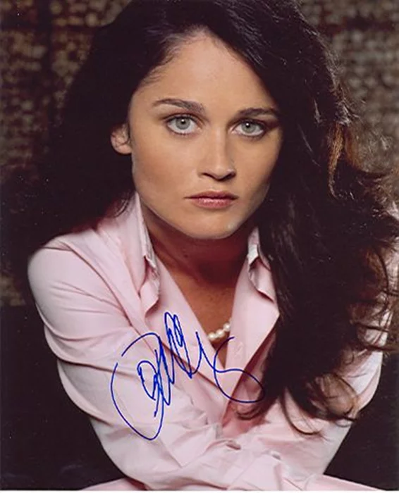 Robin Tunney autograph