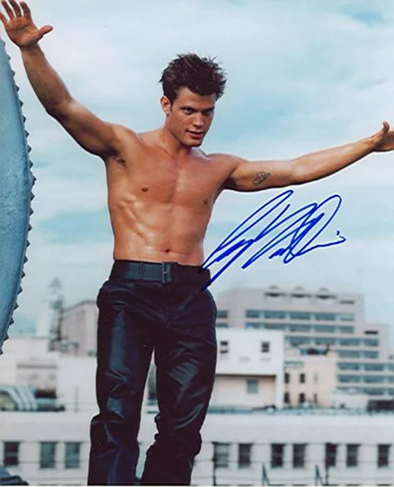 Casper Van Dien autograph